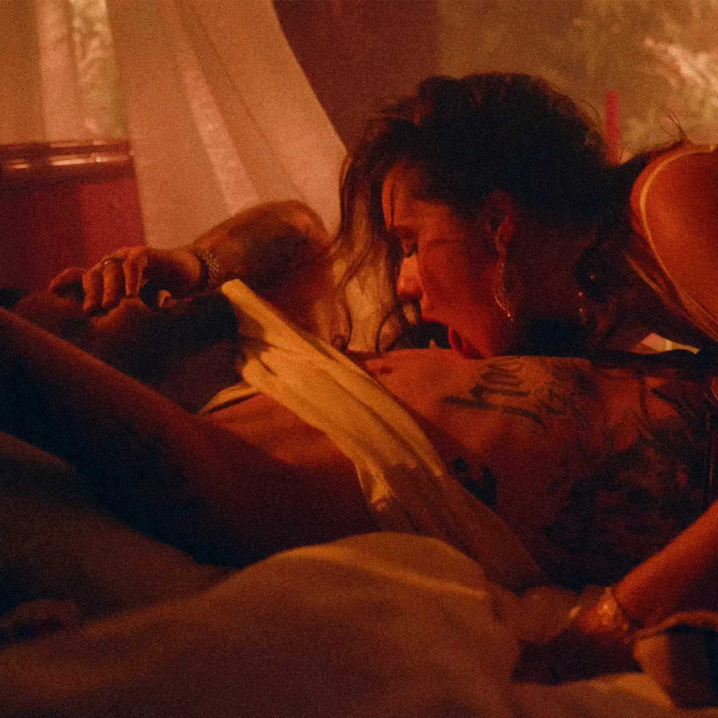 Capa do single Fala-me a verdade do Piruka e da Bia Caboz que foi trabalhado no estúdio de música Sine Factory por Michael “Mic” Ferreira